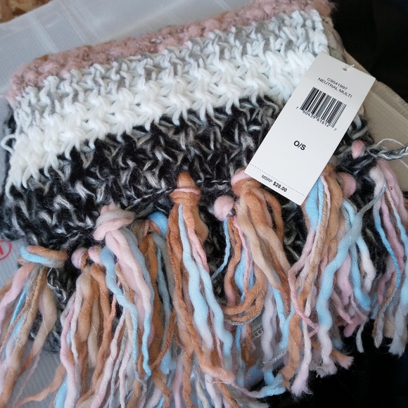 NWT WOMENS SCARF - Picture 2 of 2